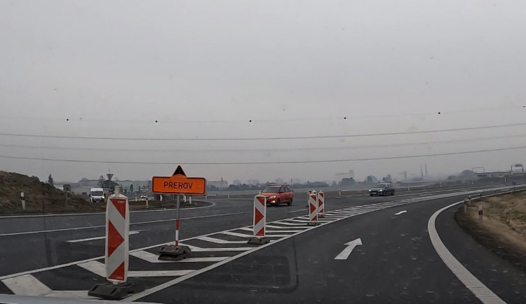 Na příjezdu do Přerova od Olomouce se objevilo nové dopravní značení, které mělo mít ale jinou podobu