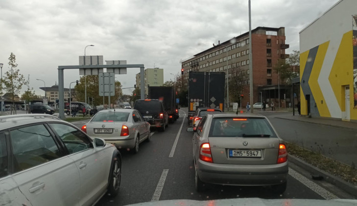 FOTOGALERIE: 50 dní před a po. Přerovem po otevření D1 dvakrát rychleji a bez kamionů