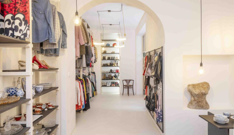 Studenti proměnili dobročinný obchod Nadace Veronica. Vznikl z recyklovaných materiálů