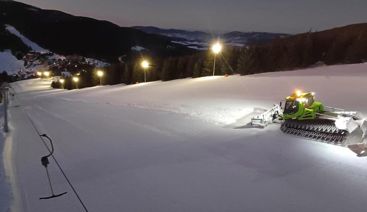 Skiareály v Jeseníkách hlásí dostatek sněhu, pro běžkaře jsou podmínky omezené