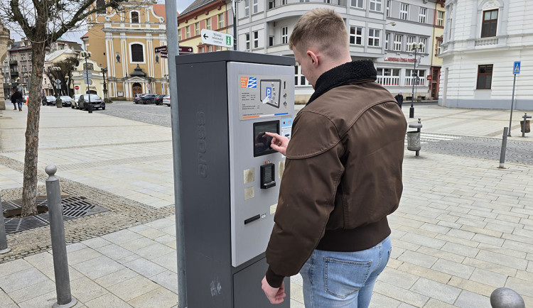 Platba parkování v Přerově - ilustrační foto