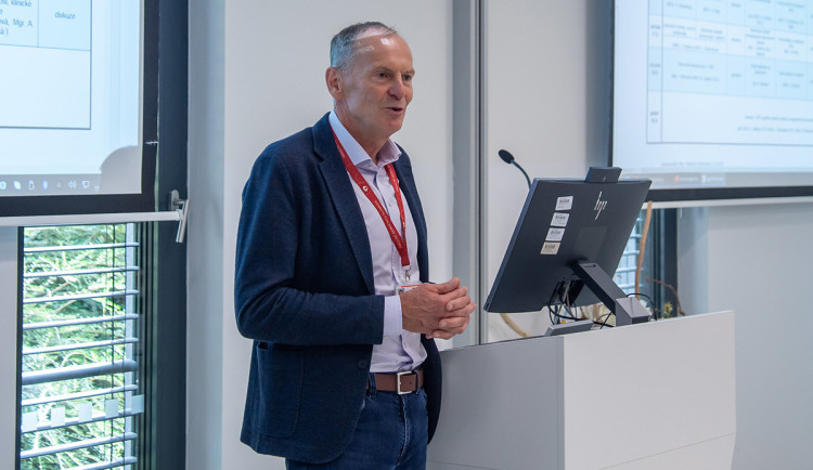 Ředitel Fakultní nemocnice Olomouc profesor Roman Havlík