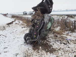 Bodl taxikářku, pak smetl náhodné auto. Sebevrah na Šumpersku málem zabil tři lidi