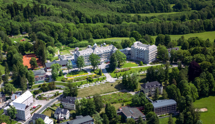 FOTOGALERIE: Jesenicko z ptačí perspektivy, nová kniha přináší letecké snímky. Podívejte se