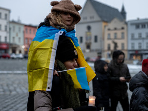 FOTO: Maketa ruského dronu a pochod proti strachu. V Olomouci lidé podpořili Ukrajinu