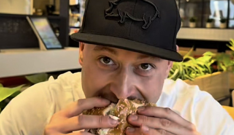 0ccceced-48c8-46ba-9354-9b009bd83fbf