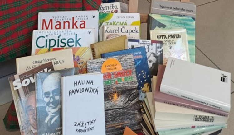 Jablonecké re-use centrum má v březnu v rámci měsíce čtenářů knihy za korunu