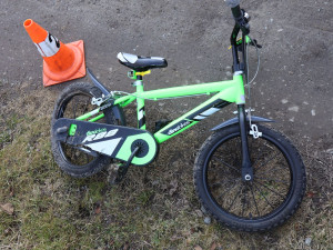 Náklaďák přejel v Bílé Lhotě dětské kolo. Řidič s pěti promile tvrdil, že slivovici pil až po nehodě