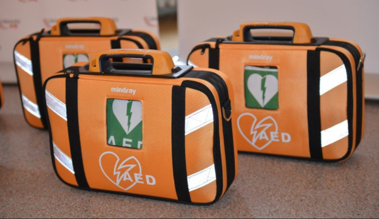 Liberecký kraj pořídí pro městské policie defibrilátory a zdravotnické vybavení