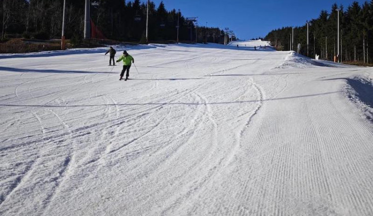 Noční mráz a slunce přes den je pro skiareály v Libereckém kraji ideální