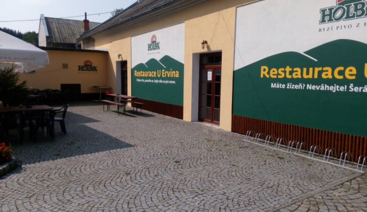 VIDEO: Sbírka známou restauraci v Hlubočkách nezachránila. Naposledy zhasnu světla, smutní majitel