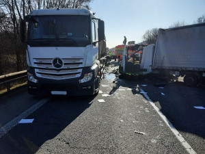 Hrozivá nehoda na D35 u Litovle. Vytížená dálnice je uzavřená