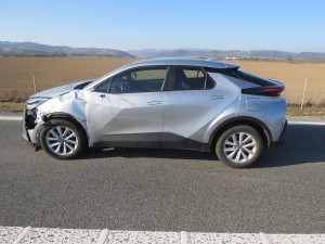 Přejet čtyřpruh na kole senior u Postřelmova nestihl. Po střetu pro něj letěl vrtulník