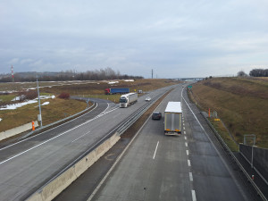 Rány jako z děla. Začalo měření hluku na D1 u Přerova, lidé ovšem požadují okamžité řešení