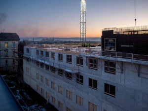 Rozestavěný superpavilon je dominantou areálu FN Olomouc. Hrubá stavba už bude hotová