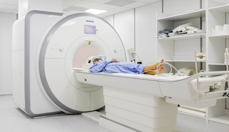Na magnetickou rezonanci i o víkendu? Nemocnice Šumperk chce zkrátit čekací doby