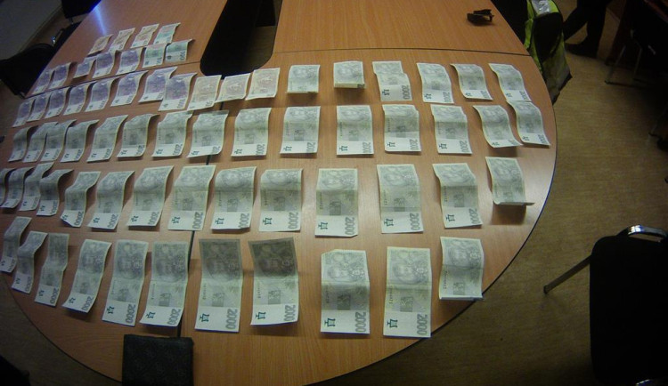 Článek Drbny pomohl. O ztracenou peněženku se přihlásil majitel, bylo v ní 107 tisíc