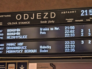 VIDEO: Modrobílý expres je v Mohuči. Stovky fanoušků podpoří Sigmu v klíčové bitvě