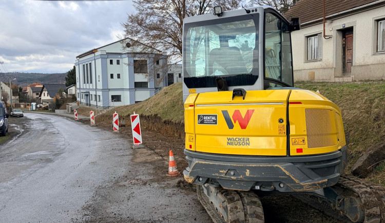 Obchvat Ptení se stavět nebude. Kraj místo toho opraví zdevastovaný průtah obcí