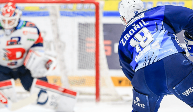 Budeme hrát o život, řekl útočník Komety Adam Zbořil