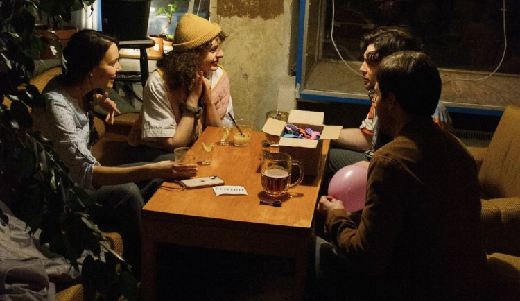 V Liberci připravili herci divadla nezvyklé představení, odehrají ho v baru