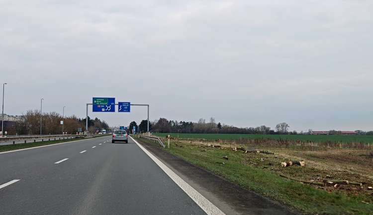 U Pražské ulice na okraji Olomouce se už chystá území pro stavbu nové křižovatky