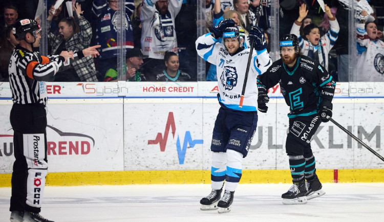 Tygři porazili Karlovy Vary 3:1 a ve čtvrtfinálové sérii mají mečbol