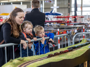 FOTOGALERIE: Vlaky, bagry i lodě. Flora Olomouc láká na modelářství v akci