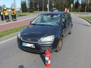 Senior na elektrokole letěl přes kapotu. Na přejezdu pro cyklisty v Přerově ho ohrozil automobil