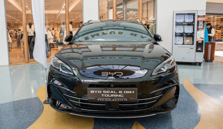 Velká jízda v Olympii: nakupte a hrajte o auta, iPhony i PlayStationy