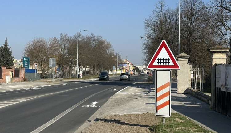 Blíží se výluka mezi Olomoucí a Nezamyslicemi. Ovlivní i řidiče