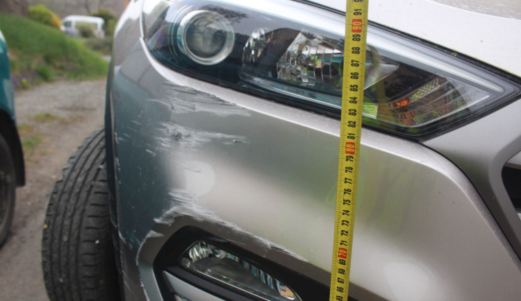 Řádění opilého řidiče v Ludéřově zastavil až svědek, sebral mu klíče od auta