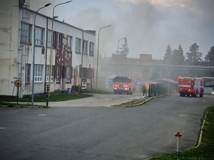 V přerovské Meoptě hořela rozvodna, firma vyrábí optiku i pro armádu. Škoda je 50 milionů