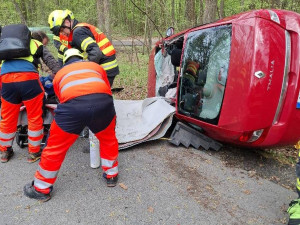 U Litovle vyhasl život mladého muže. Při předjíždění do jeho auta odbočil jiný řidič