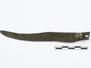 Bronzovy-nuz-kultura-lidu-popelnicovych-poli.-Foto-ACO-Alena-Sindlerova-700x467