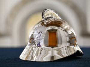 Tři skleněné přilby za Hustopeče. Hasiči z kraje získali prestižní ocenění za extrémní zásah