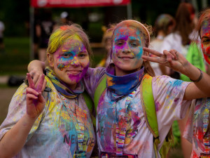 Barvám Neutečeš přinese do Olomouce den plný barev a zábavy