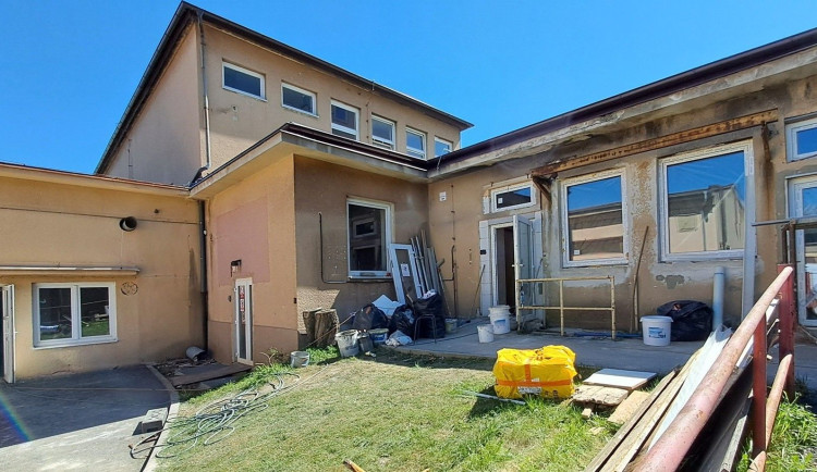Rokycanská nemocnice prochází potřebnou modernizací, mění se i exteriéry