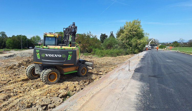 Část řidičů ignoruje uzavírku u Olomouce. Neohrožujte stavbaře, apeluje ŘSD