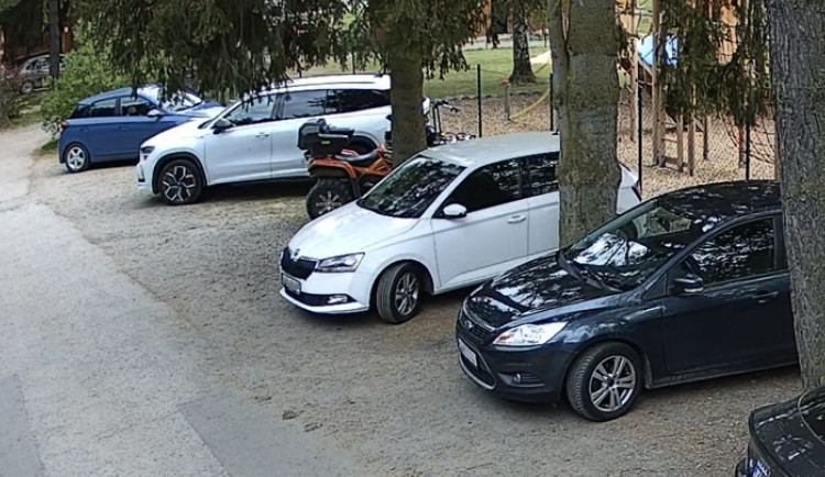 Policie pátrá po oranžové čtyřkolce z kempu Baldovec na Prostějovsku. Neviděli jste ji?