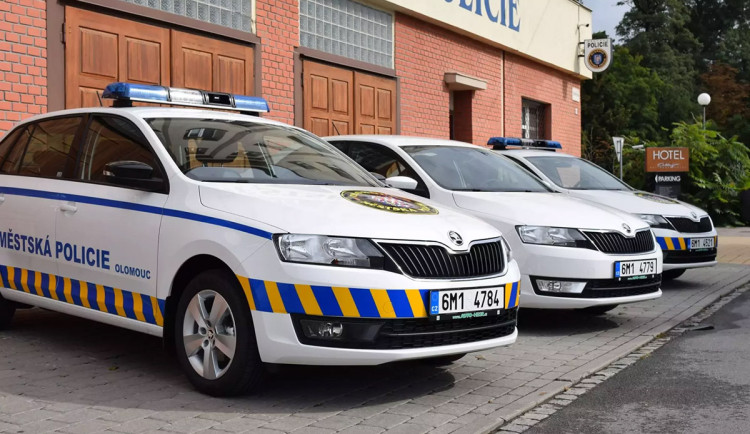 Cizinec se v noci dobýval do tramvajové vozovny v Olomouci. Skončil na psychiatrii