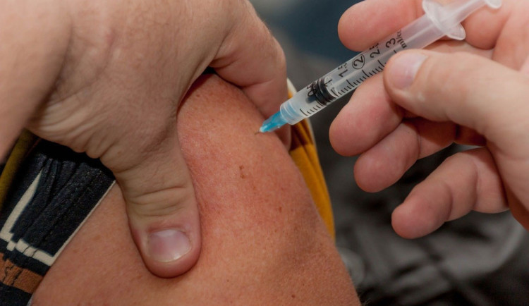 Na chřipku během epidemické sezony zemřelo v kraji 6 lidí, hygienici doporučují očkování