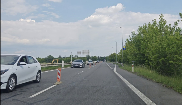 Bagry v akci na Pražské. Uzavírka u Globusu v Olomouci míří do druhé fáze