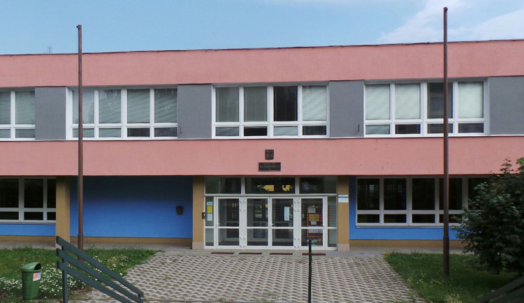 Soud v Přerově: ředitelka školy dávala vysoké odměny, část si nechávala vrátit