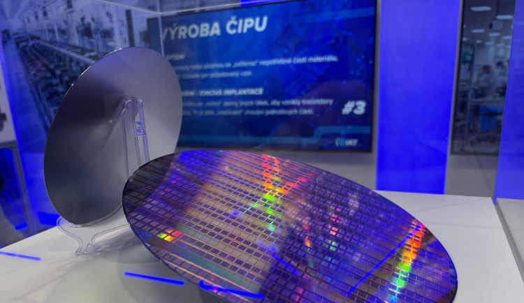 Dnešní svět bez nich nefunguje. Unikátní expozice mikroelektroniky v Liberci ukazuje výrobu čipů