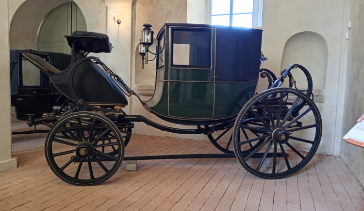 Do Zákup se po více než 100 letech vrátily historické kočáry, k vidění jsou ode dneška