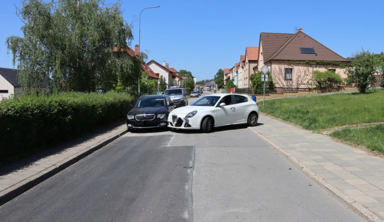 Opilé řidičky zaměstnaly jihomoravské policisty. Jedna zablokovala silnici, druhá utíkala