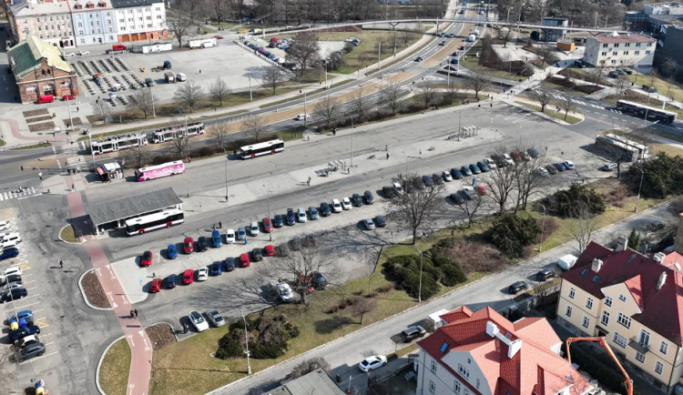 Autobusy se vrací na Tržnici. Začne druhá etapa rekonstrukce
