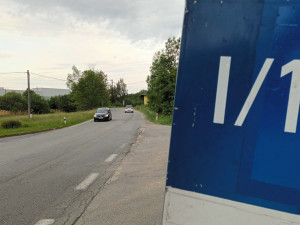 Cestování do Jeseníků a do Polska zkomplikuje oprava na Šumpersku. Silnice má trhliny