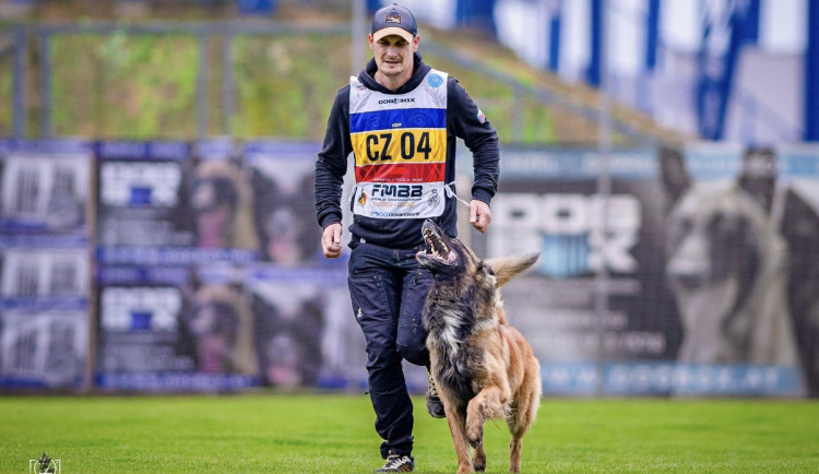 Světový úspěch libereckého policejního psovoda: se svým psem Alligatorem bral bronz z MS